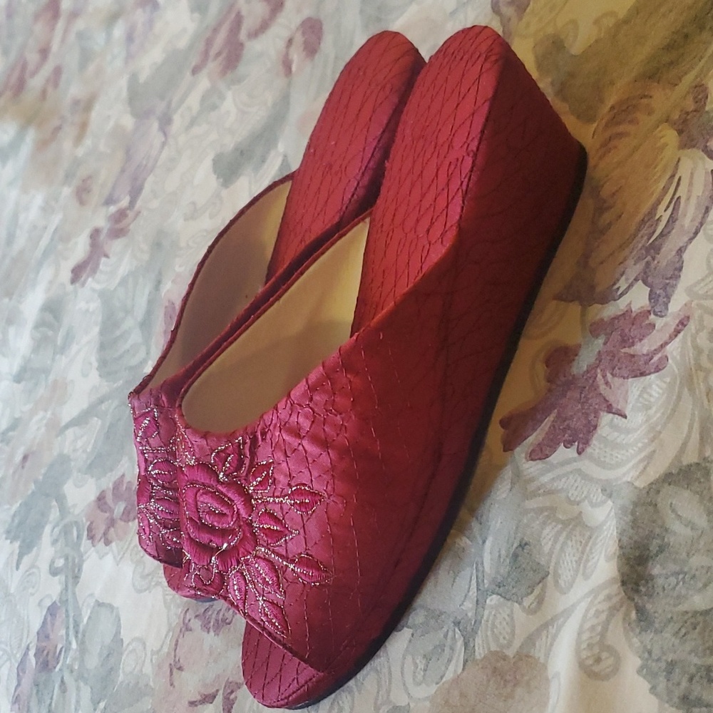 Brand new slippers for woman dressy - Picture 2 of 7